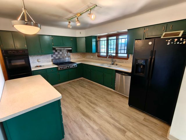 430 E 54th Avenue, Merrillville, IN 46410