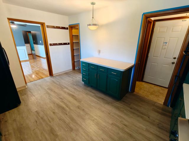 430 E 54th Avenue, Merrillville, IN 46410