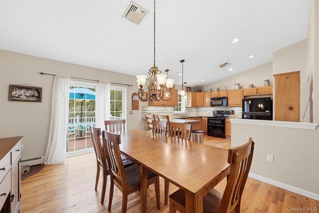 21 Jenkins Lane, Highland, NY 12528