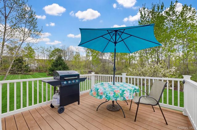 21 Jenkins Lane, Highland, NY 12528