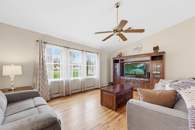21 Jenkins Lane, Highland, NY 12528