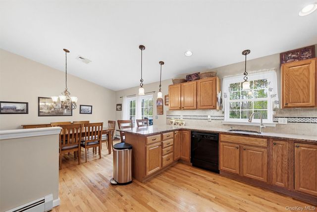21 Jenkins Lane, Highland, NY 12528