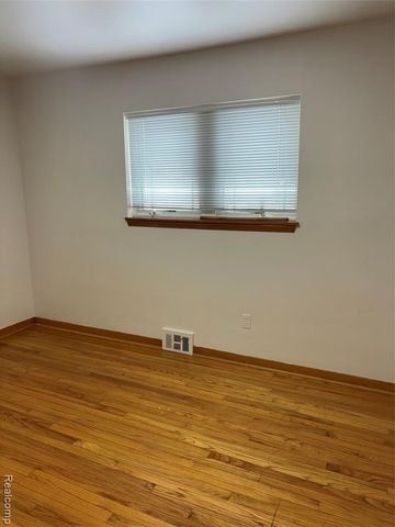 1641 Fairview Avenue, Royal Oak, MI 48073