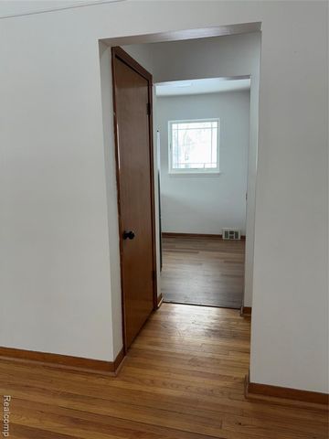 1641 Fairview Avenue, Royal Oak, MI 48073