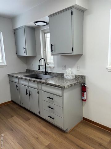 1641 Fairview Avenue, Royal Oak, MI 48073