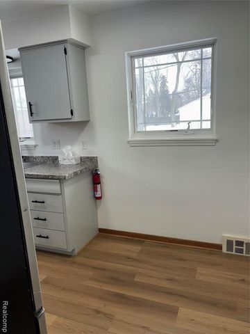 1641 Fairview Avenue, Royal Oak, MI 48073