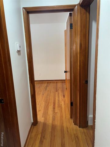 1641 Fairview Avenue, Royal Oak, MI 48073