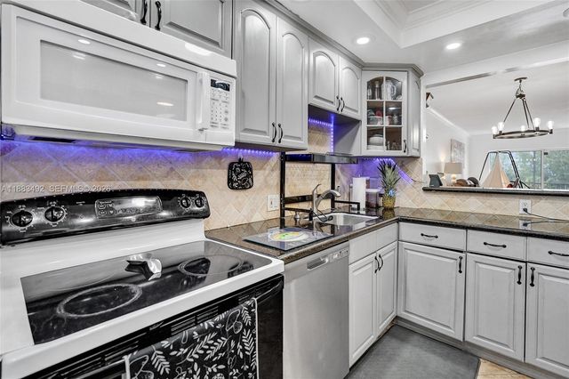 3150 N Palm Aire Drive 501, Pompano Beach, FL 33069
