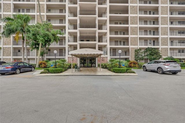 3150 N Palm Aire Drive 501, Pompano Beach, FL 33069