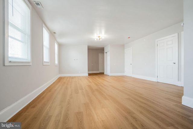 246 CHESTNUT ST, Mount Holly, NJ 08060