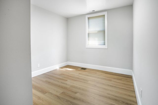 246 CHESTNUT ST, Mount Holly, NJ 08060