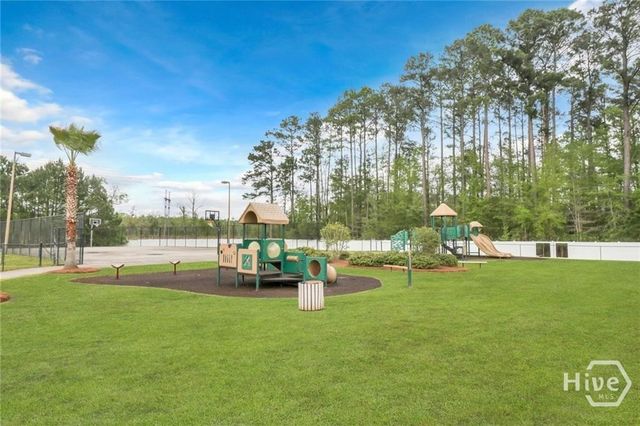 85 Red Oak Drive, Richmond Hill, GA 31324