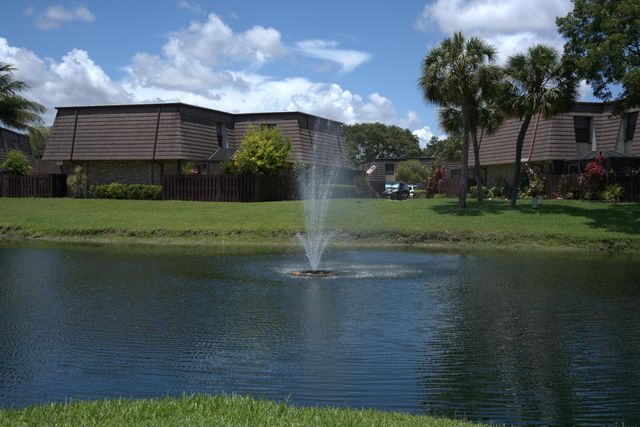 2561 NW 99th Avenue, Coral Springs, FL 33065