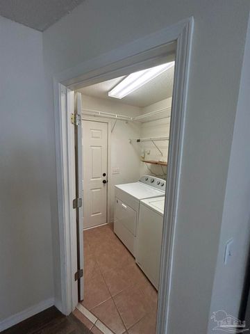 3177 Two Sisters Way, Pensacola, FL 32505