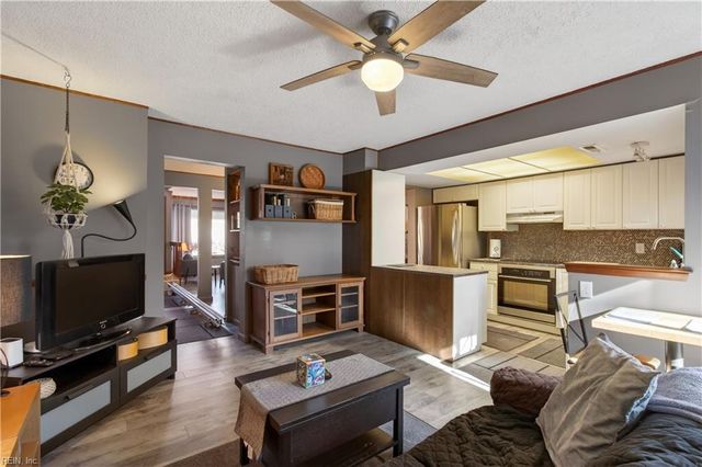 5525 Keydet DR, Virginia Beach, VA 23462