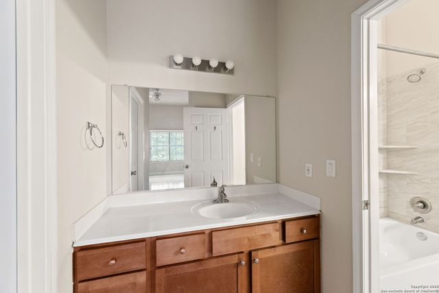 6160 Eckhert Rd Apt 204, San Antonio, TX 78240