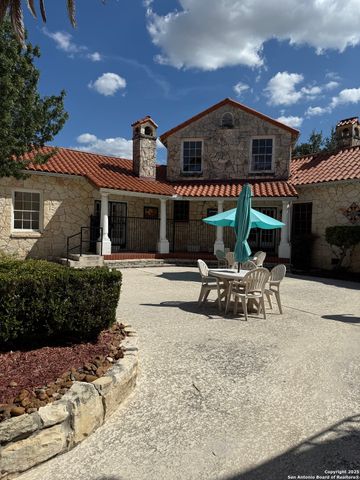 6160 Eckhert Rd Apt 204, San Antonio, TX 78240