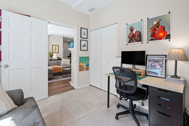 1928 N Kedzie Avenue 103, Chicago, IL 60647