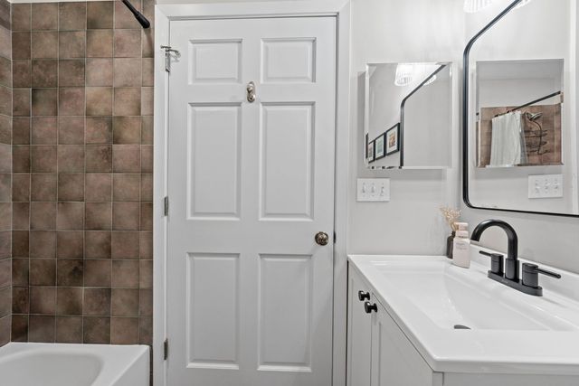 1928 N Kedzie Avenue 103, Chicago, IL 60647