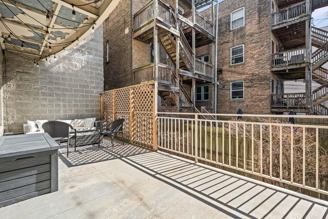 1928 N Kedzie Avenue 103, Chicago, IL 60647