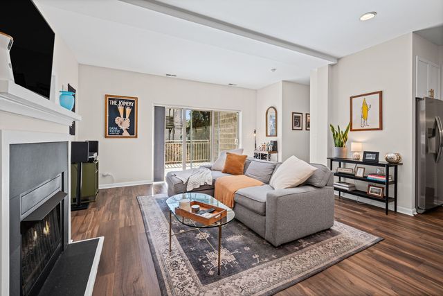 1928 N Kedzie Avenue 103, Chicago, IL 60647