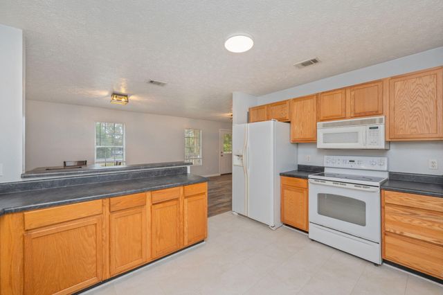 456 Kings Lake Boulevard, Defuniak Springs, FL 32433