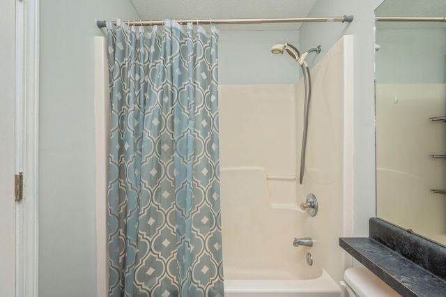 456 Kings Lake Boulevard, Defuniak Springs, FL 32433