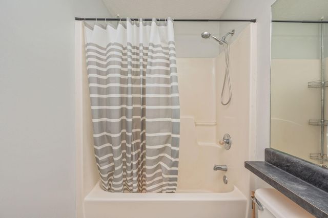 456 Kings Lake Boulevard, Defuniak Springs, FL 32433