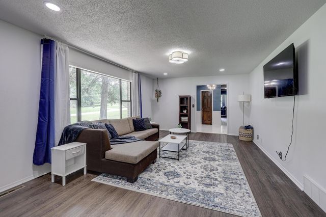 4425 Connecticut Avenue, Joplin, MO 64804