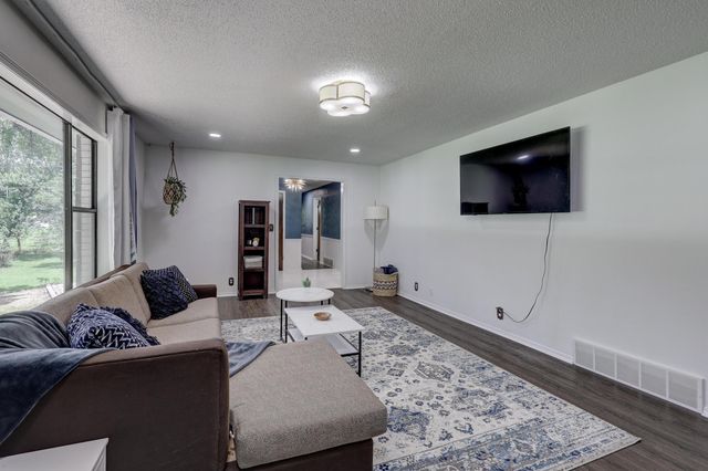 4425 Connecticut Avenue, Joplin, MO 64804