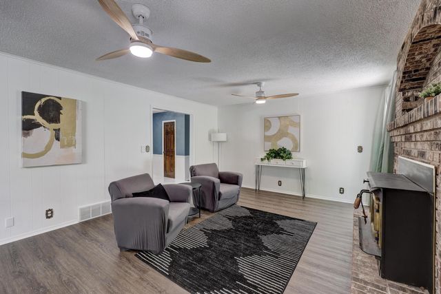 4425 Connecticut Avenue, Joplin, MO 64804