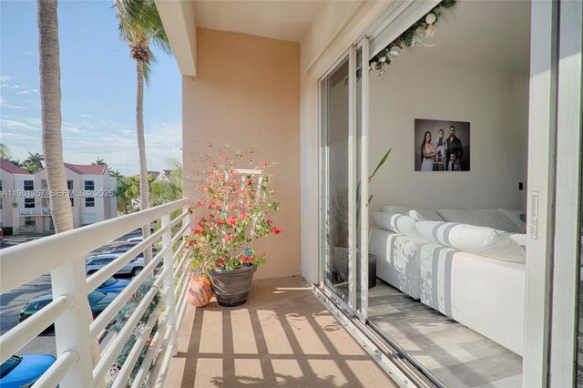 2721 Ocean Club Blvd 303, Hollywood, FL 33019