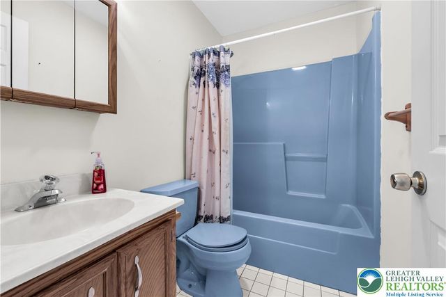 5514 Grace Avenue, Hanover Twp, PA 18017