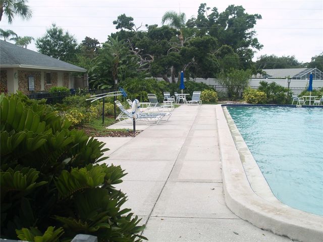7461 W COUNTRY CLUB DRIVE N 409, Sarasota, FL 34243