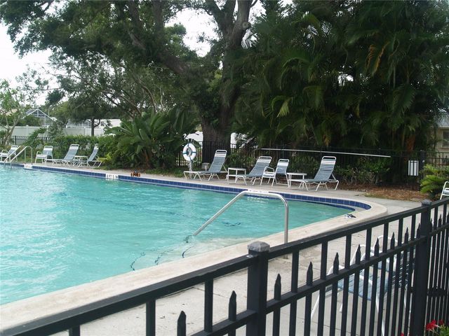 7461 W COUNTRY CLUB DRIVE N 409, Sarasota, FL 34243