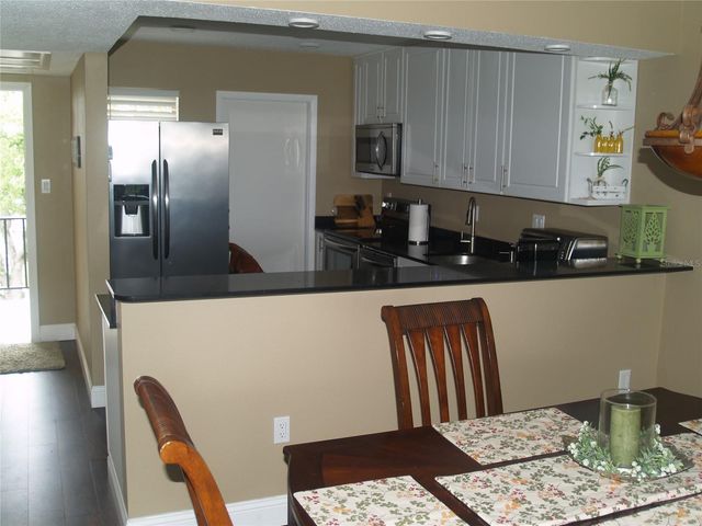 7461 W COUNTRY CLUB DRIVE N 409, Sarasota, FL 34243