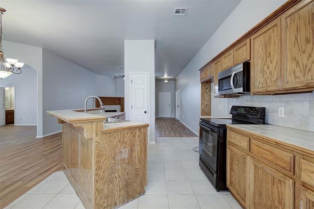 1904 NW 176th Street, Edmond, OK 73012