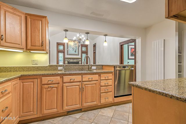 303 Tennessee 143, Roan Mountain, TN 37687