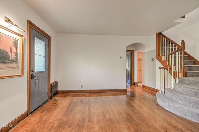 303 Tennessee 143, Roan Mountain, TN 37687