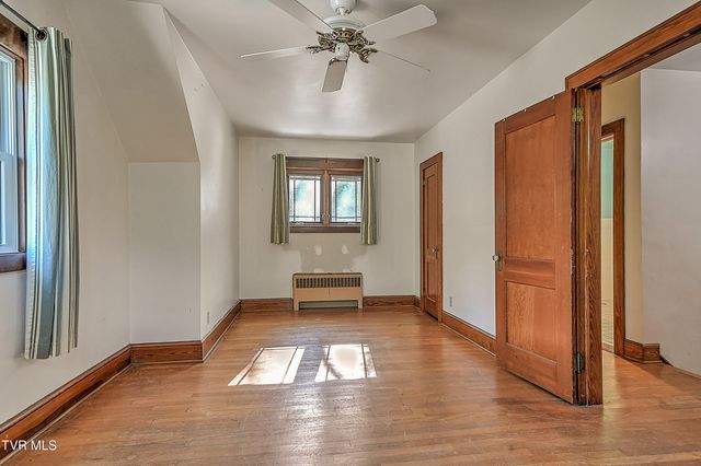 303 Tennessee 143, Roan Mountain, TN 37687