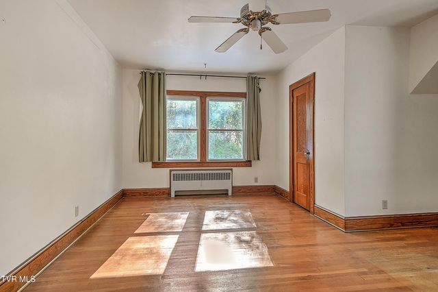 303 Tennessee 143, Roan Mountain, TN 37687