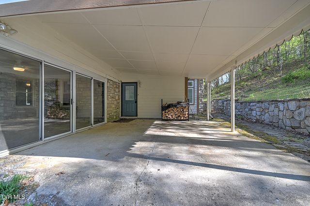 303 Tennessee 143, Roan Mountain, TN 37687