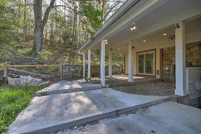 303 Tennessee 143, Roan Mountain, TN 37687