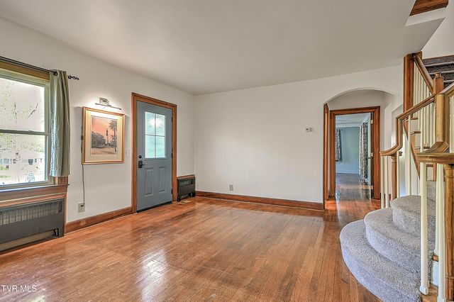 303 Tennessee 143, Roan Mountain, TN 37687