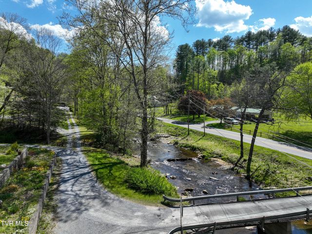 303 Tennessee 143, Roan Mountain, TN 37687