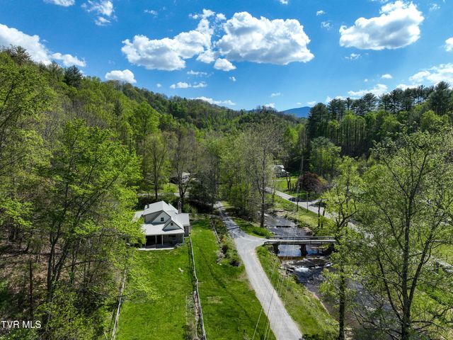 303 Tennessee 143, Roan Mountain, TN 37687