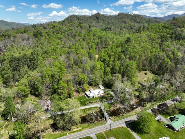 303 Tennessee 143, Roan Mountain, TN 37687