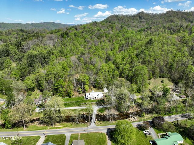 303 Tennessee 143, Roan Mountain, TN 37687