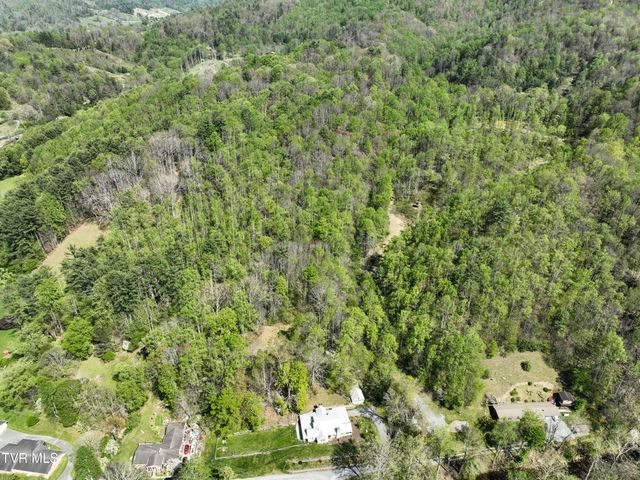 303 Tennessee 143, Roan Mountain, TN 37687