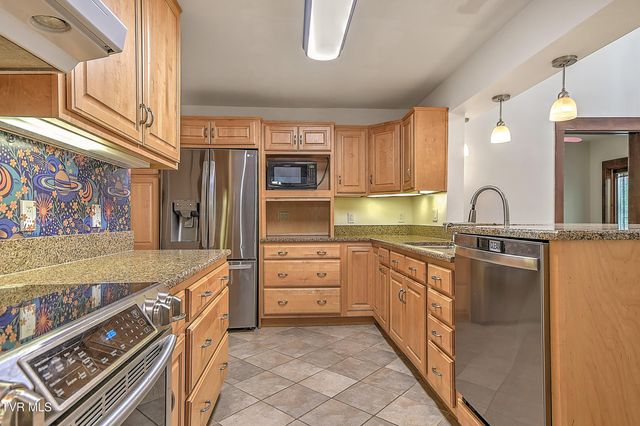 303 Tennessee 143, Roan Mountain, TN 37687